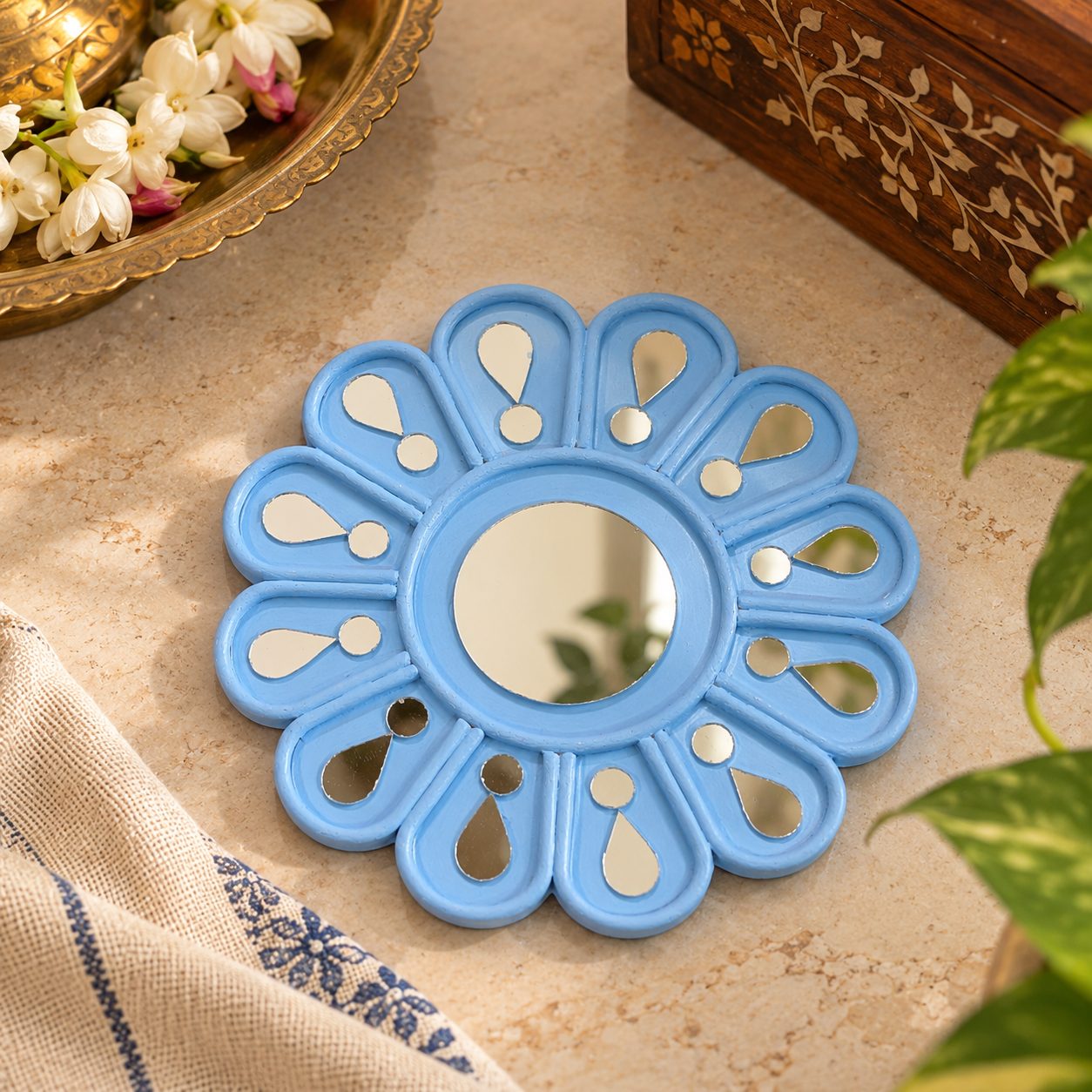Sky-blue flower Lippan mirror by TukTukAtelier